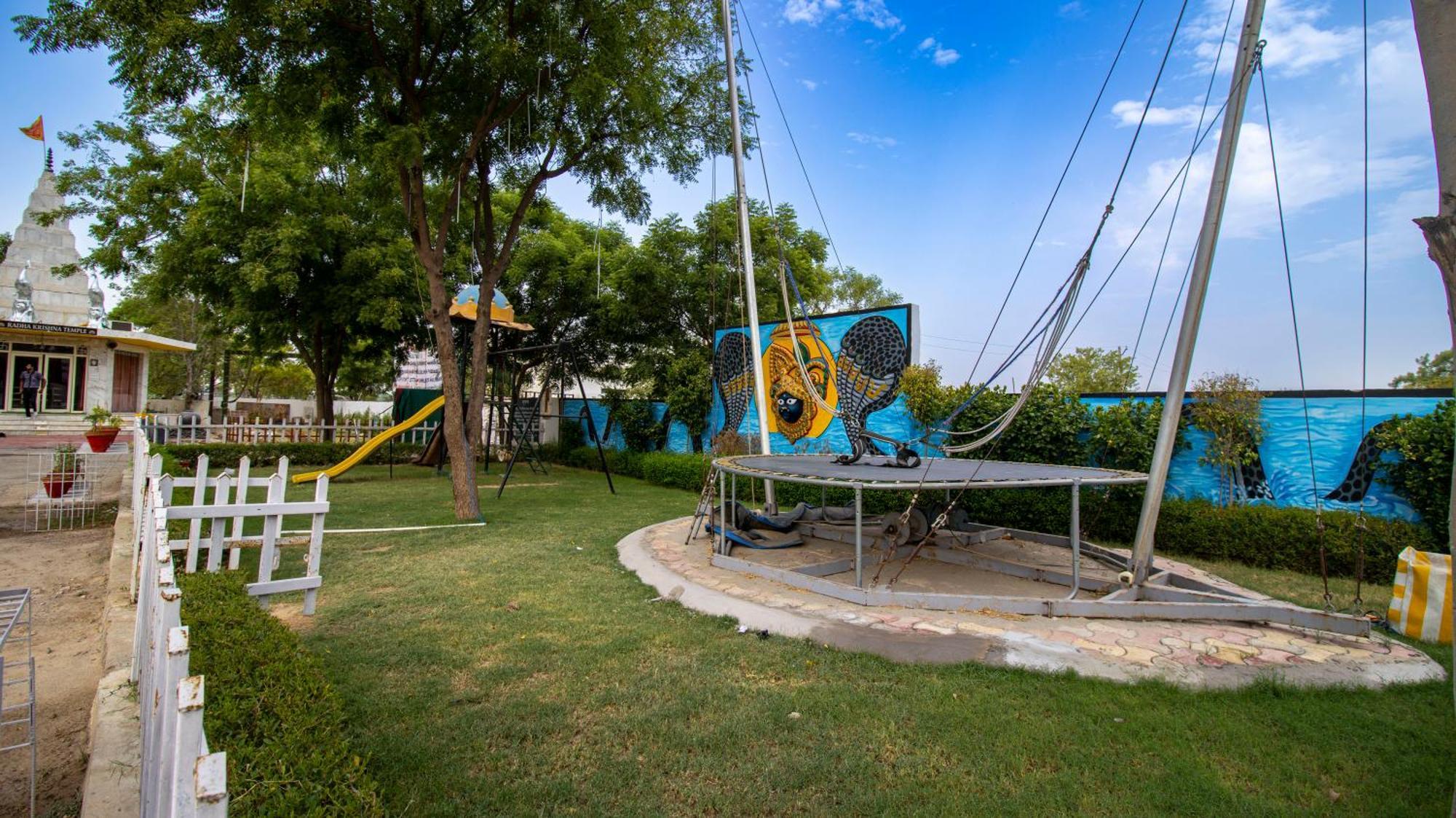 Elegance Resort Vrindāvan Extérieur photo