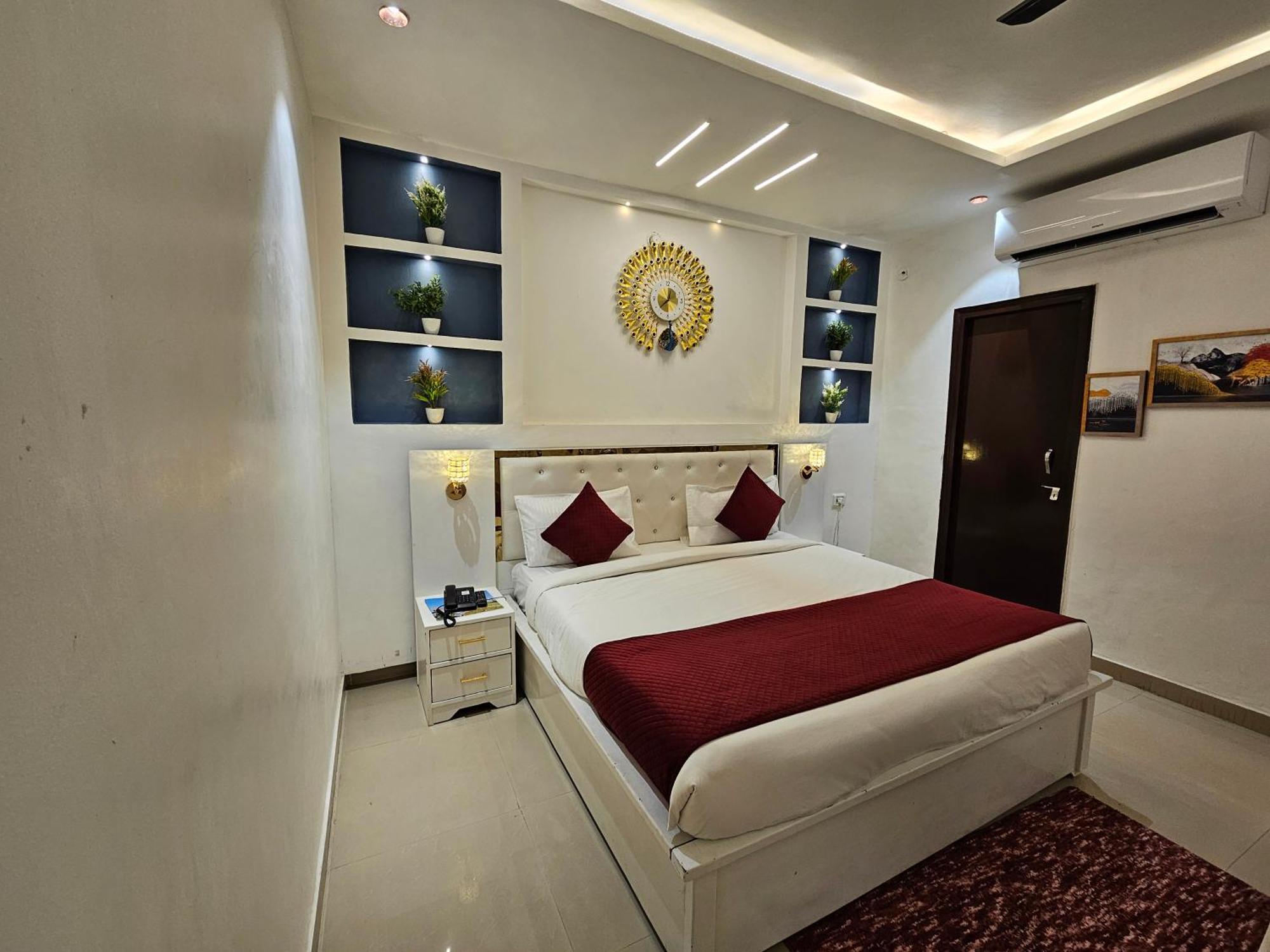Elegance Resort Vrindāvan Extérieur photo