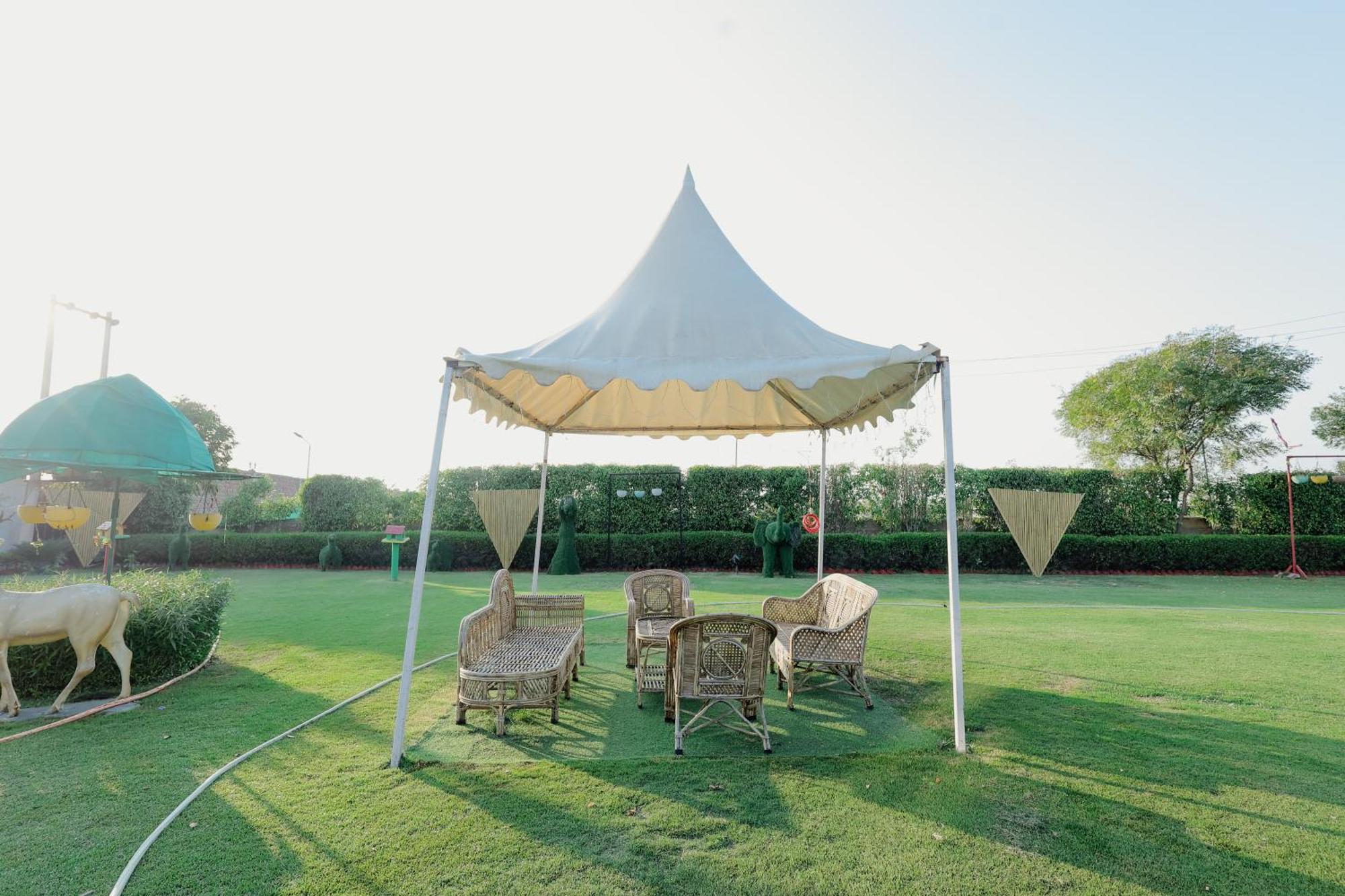 Elegance Resort Vrindāvan Extérieur photo