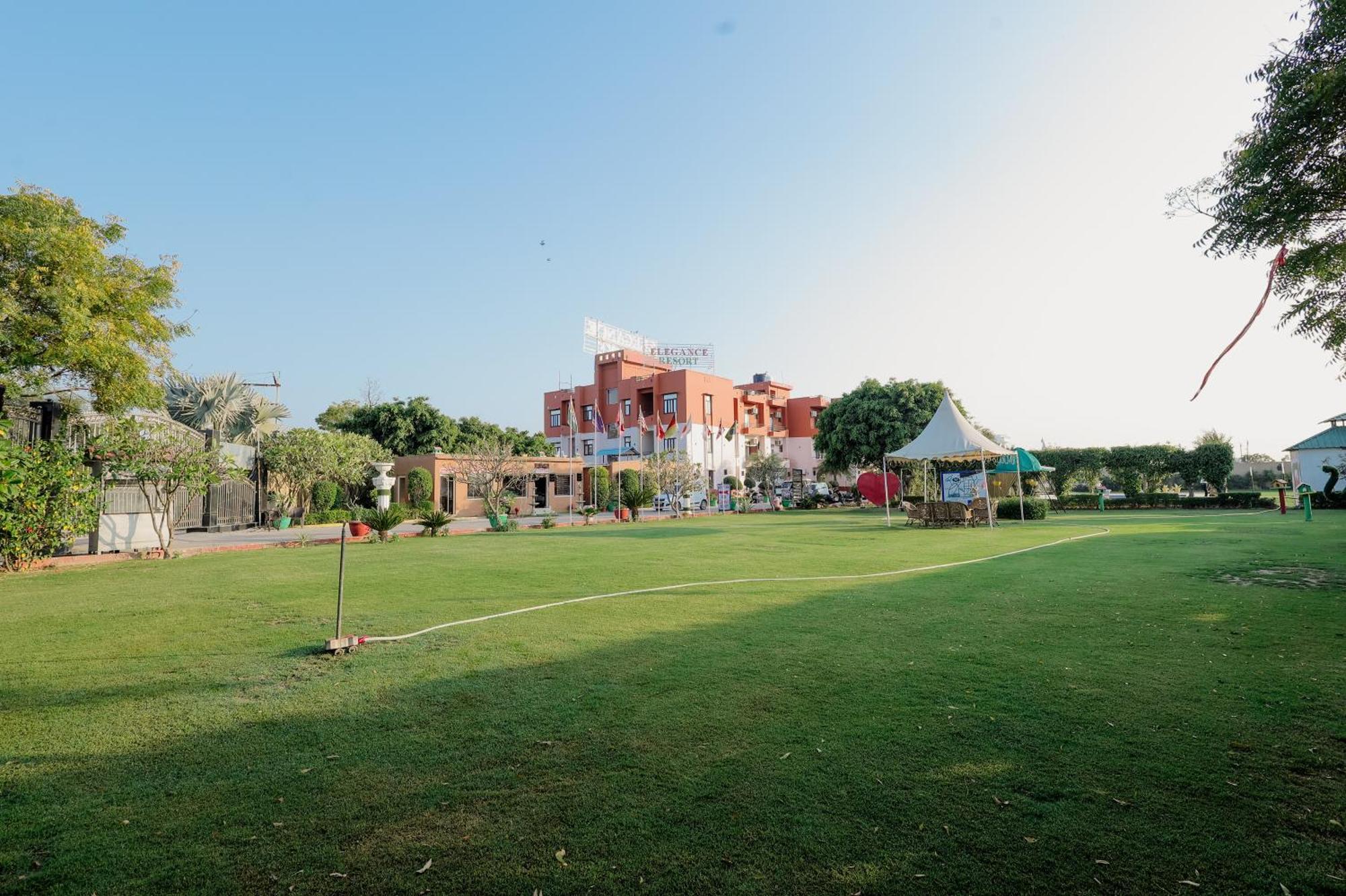 Elegance Resort Vrindāvan Extérieur photo
