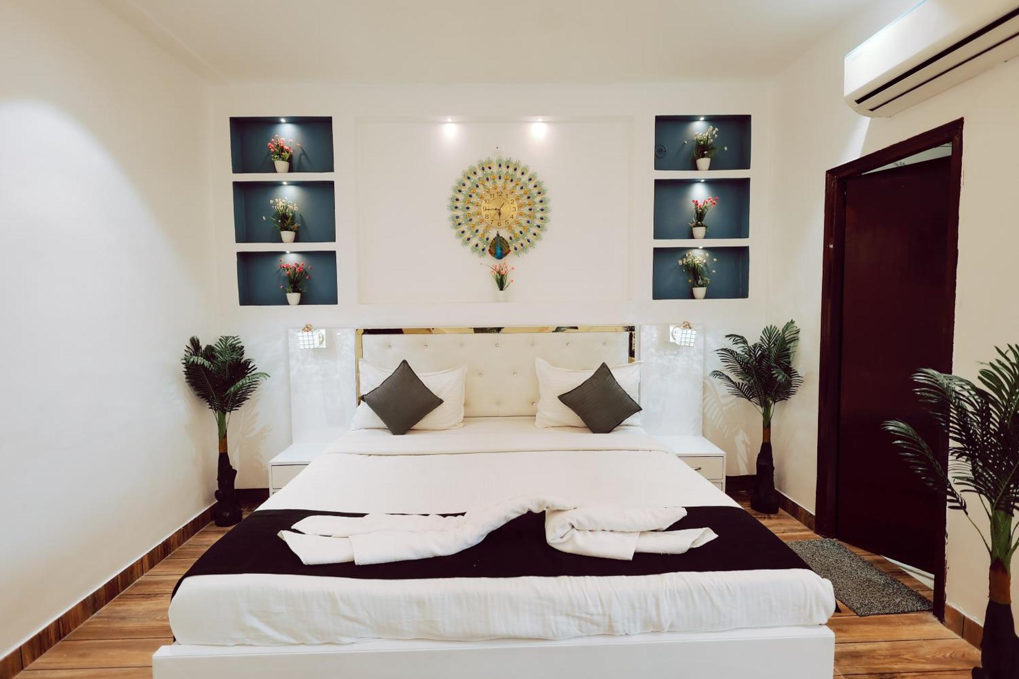 Elegance Resort Vrindāvan Extérieur photo
