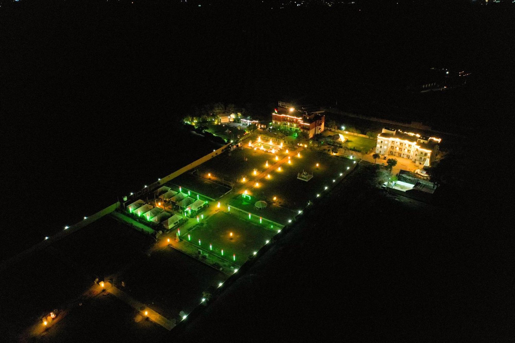 Elegance Resort Vrindāvan Extérieur photo
